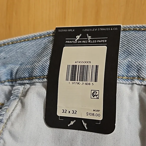 NWT Levi's Baggy Dad Wide Leg Lightwash womans jeans 32x32 - Picture 11 of 14